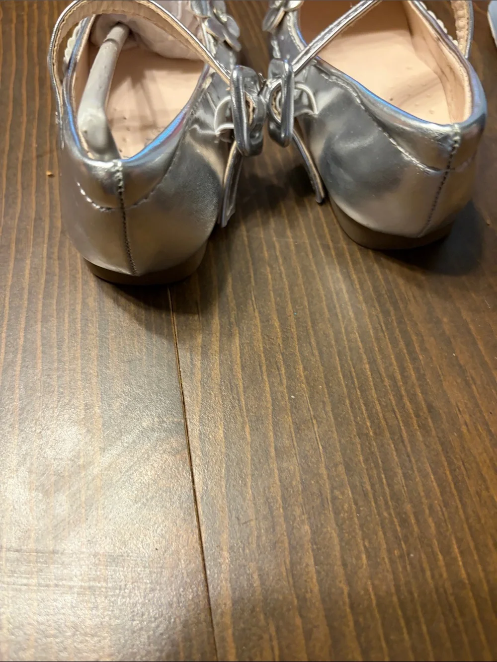 Girls' Silver Mary Jane Dress Shoes with Flower Accent NEW Sz. 6